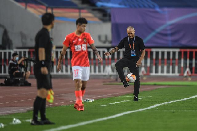 恩多耶推射破门 瑞士扳平比分1-1阿根廷